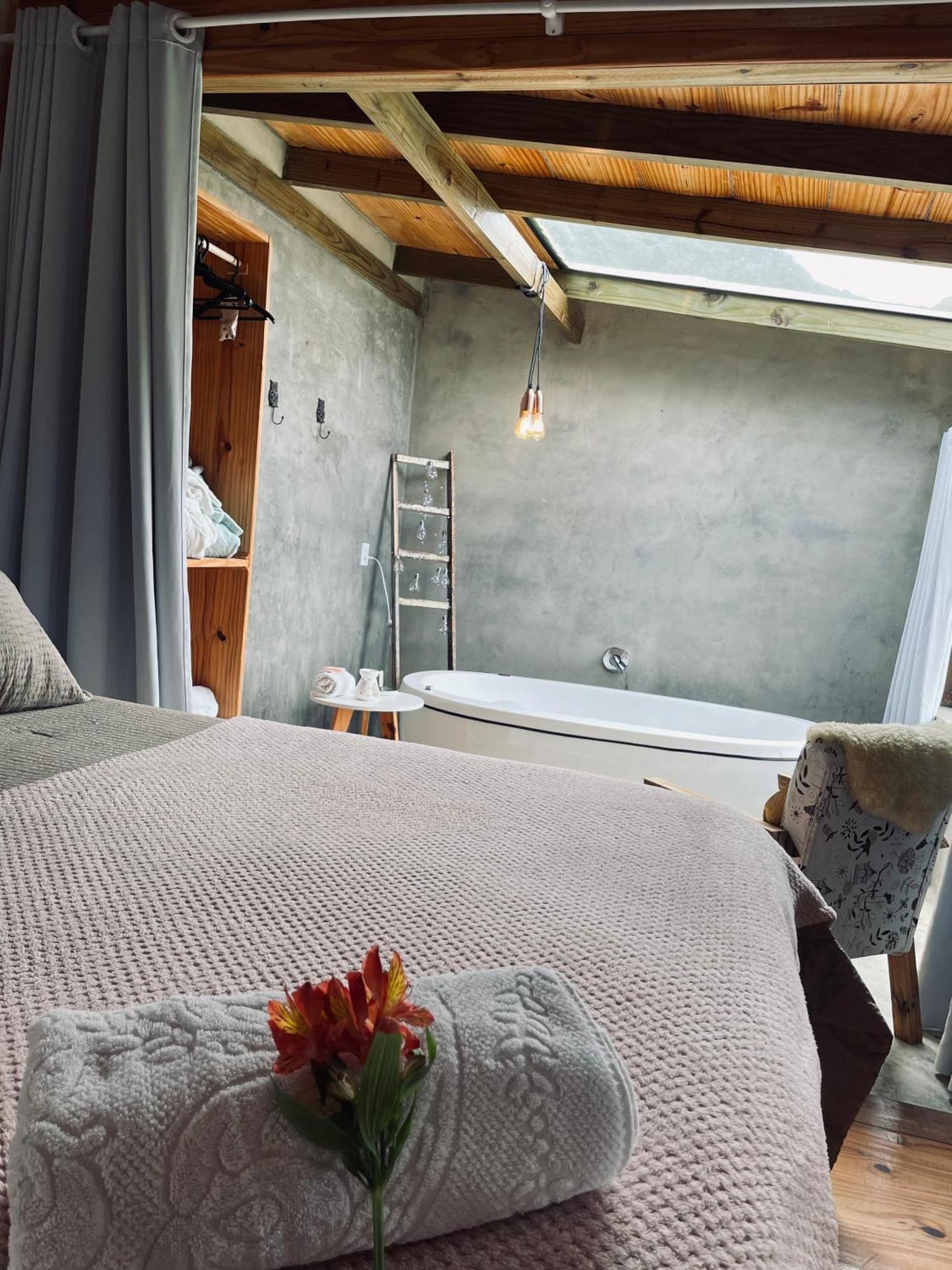Pousada Colina Dos Ventos - Cabana Monte! Урубиси Экстерьер фото